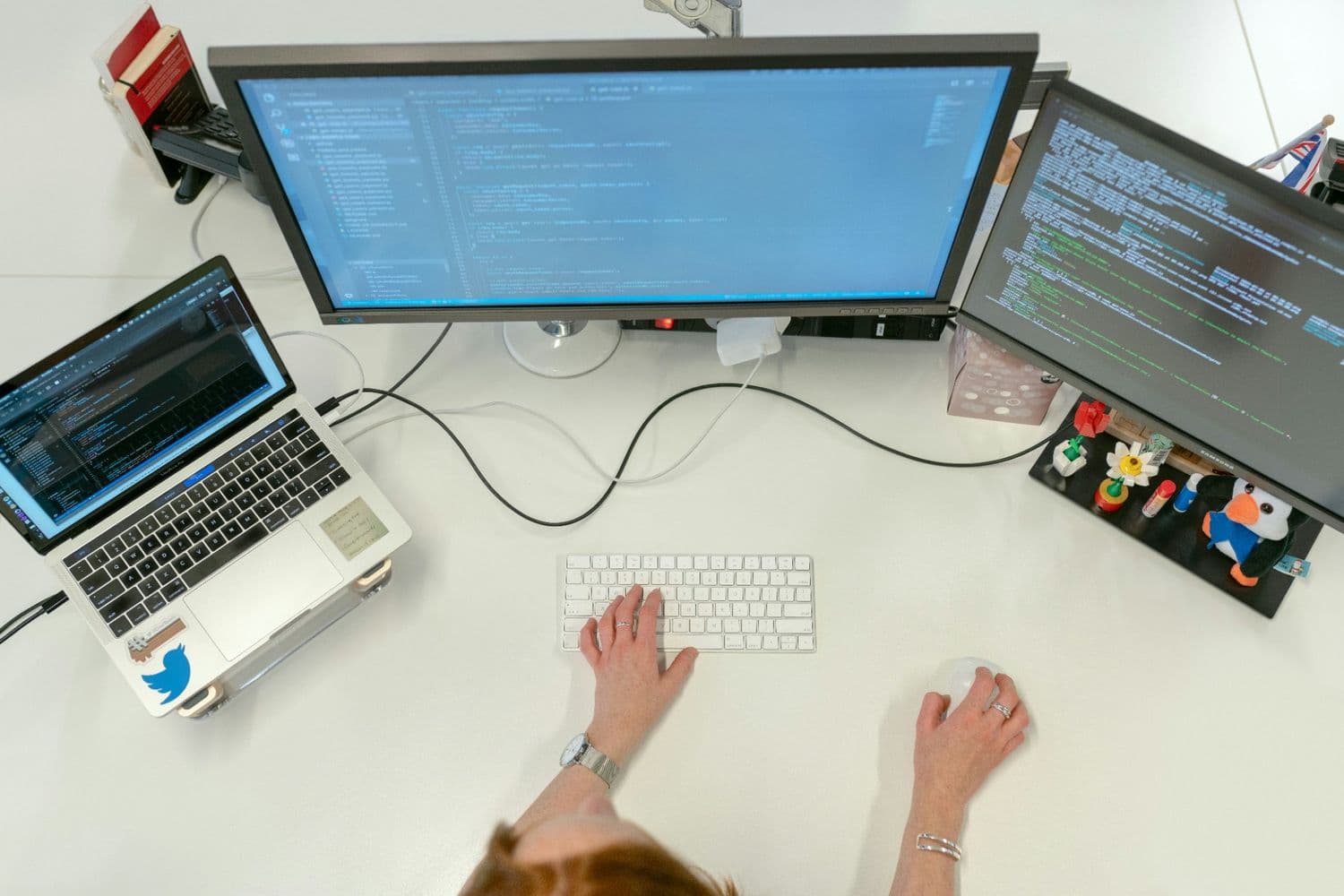 vendor support to resolve a software application ticket